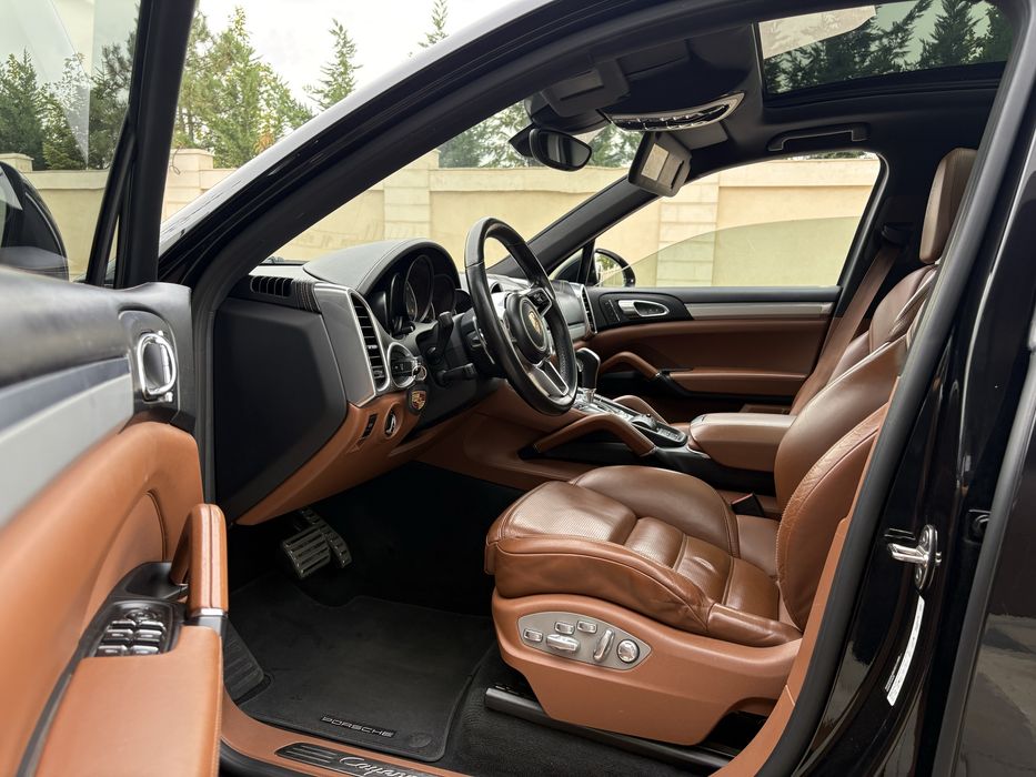 Porche cayenne fara daune