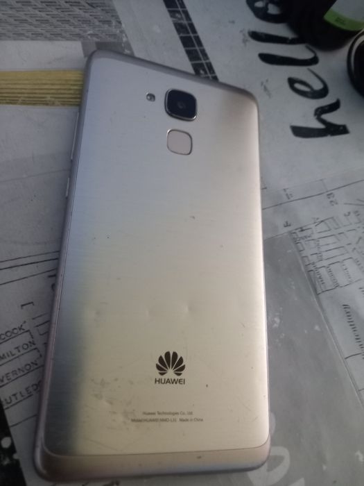 Продам телефон HUAWEI GT3