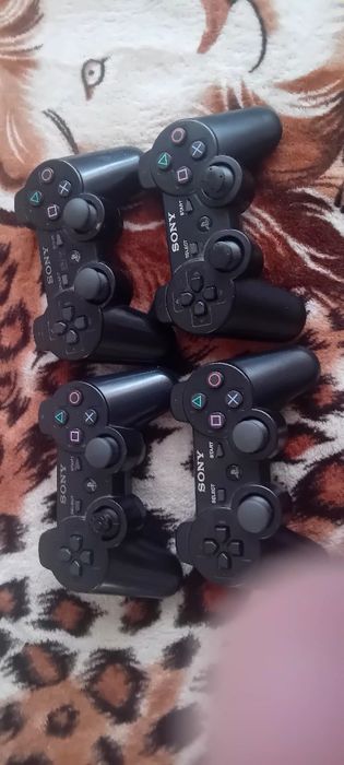 Schimb playstation 3 superslim cu 20 de jocuri +4 manete și un nintendo wii  cu 10 jocuri și acesori pentru un calculator sau laptop