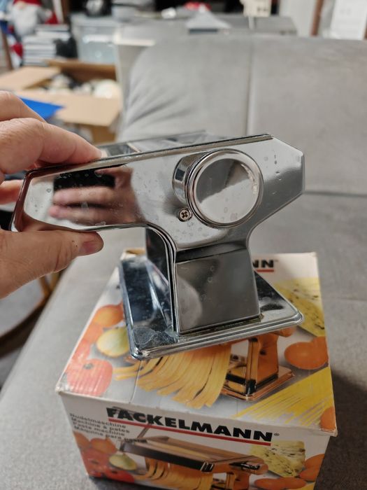 vand masina de facut taitei Fackelman