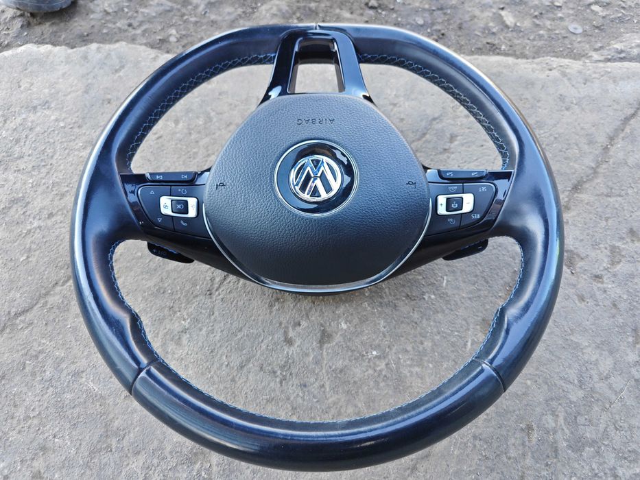 ТОП! Волан с бег VW Passat 8 GTE син шев мулти волан