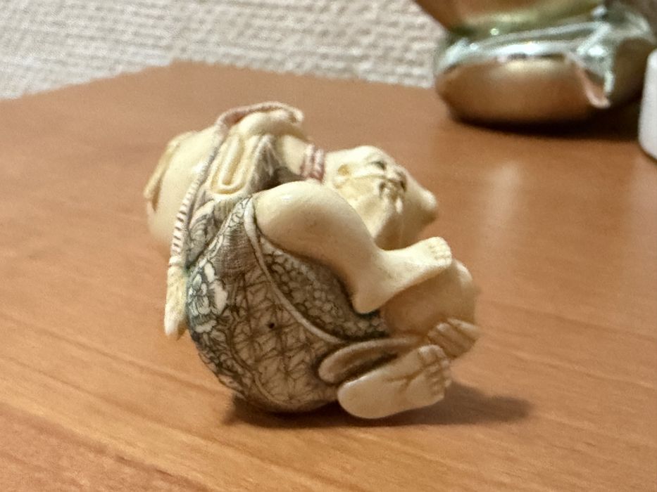 Продам Нэцке из слоновой кости