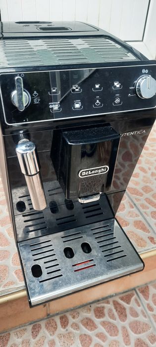 КафеМашина Delonghi Autentica НовМодел Отлично състояние