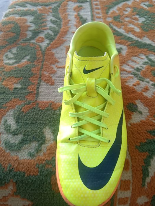 Продам бутсы (сороконожки) мини футбол.