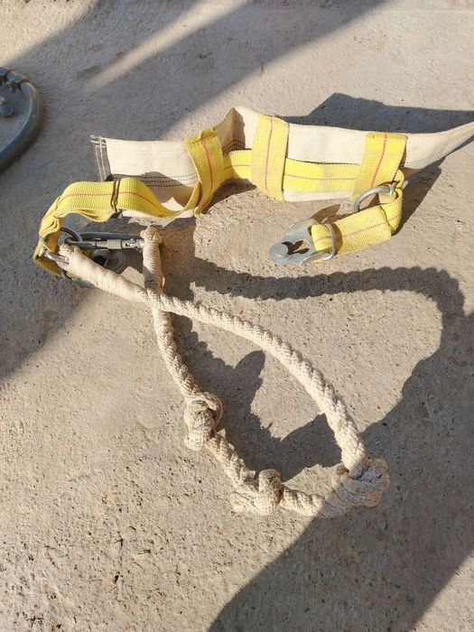 Не дорого продаётся деревянные кокти с поездом в хорошем состаяние