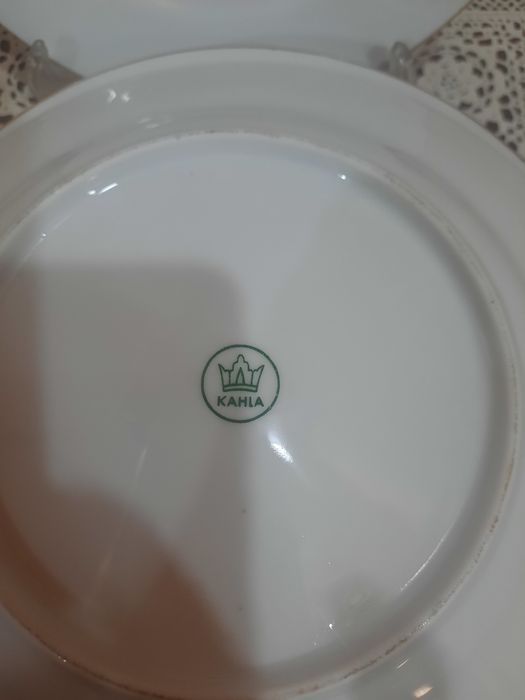 Красивые десертные тарелочки (d-19см) Кахла, ГДР. В состоянии новых.