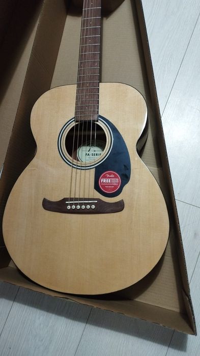 Гитара Fender FA135