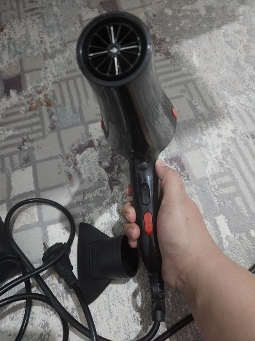 Профессиональный фен огромный