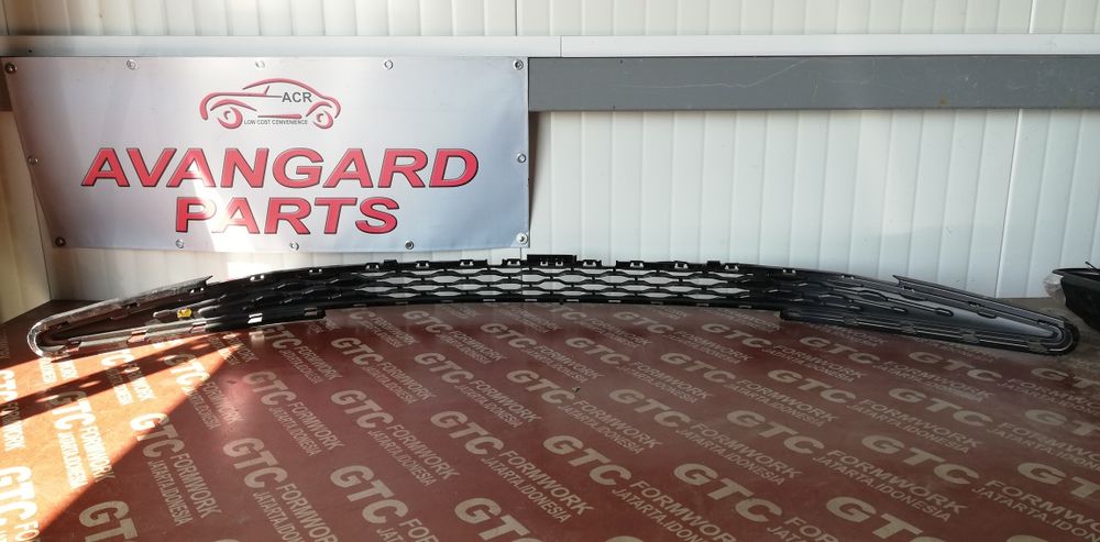 Предна долна решетка VW T7 Transporter 2021-