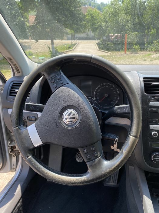 Vând golf 5 2.0 tdi 2008