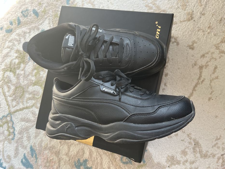 Продам обувь кроссы