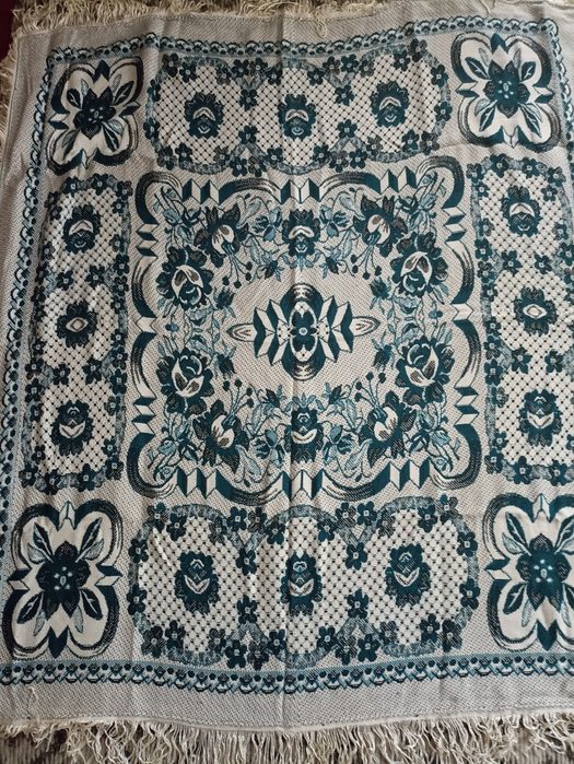 Продам скатерть.