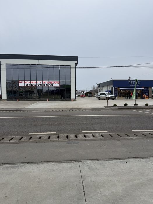 Cladire comerciala P+1 , deschidere DJ251 , exact in intersectie