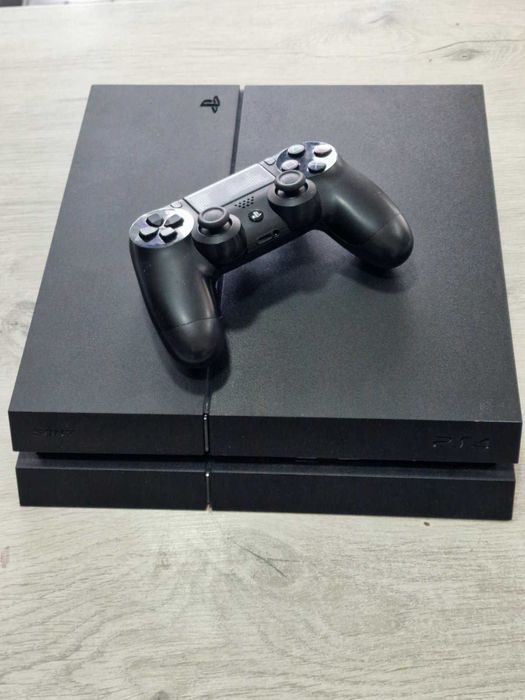 Playstation 4 500GB с един джойстик + игра FC24