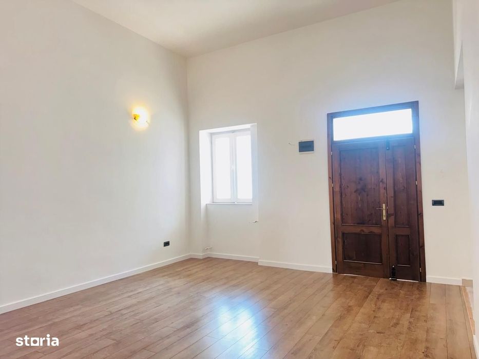 Apartament cu 3 camere, Ultracentral in Palatul Neumann