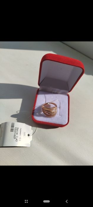 Срочно продам золоттое кольцо состояние идеальное