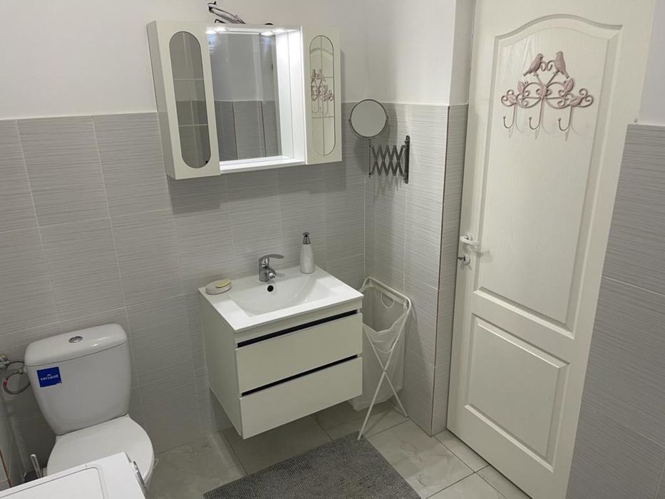 Vand apartament 2 camere zona Vitan