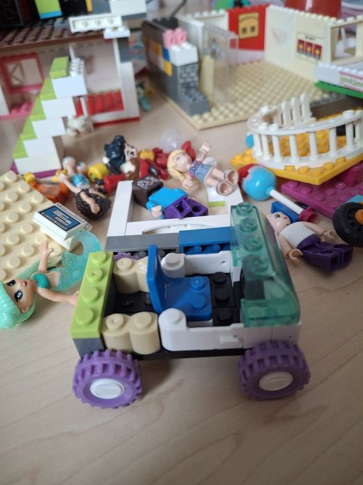 Конструктор лего с игрушками для детей
