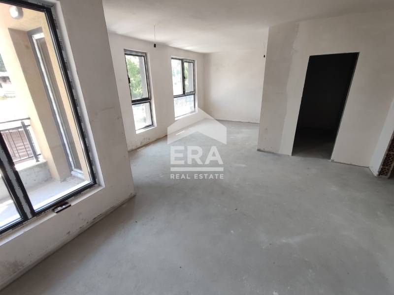 Продава се Тристаен апартамент в Варна, Операта - 108 кв.м за 1991 €/кв.м - Снимка #1