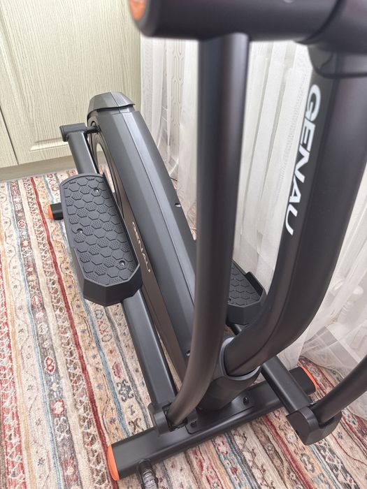 Продам эллиптический тренажер