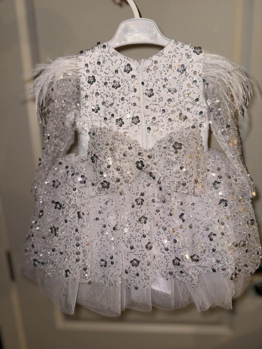 Официални рокли .