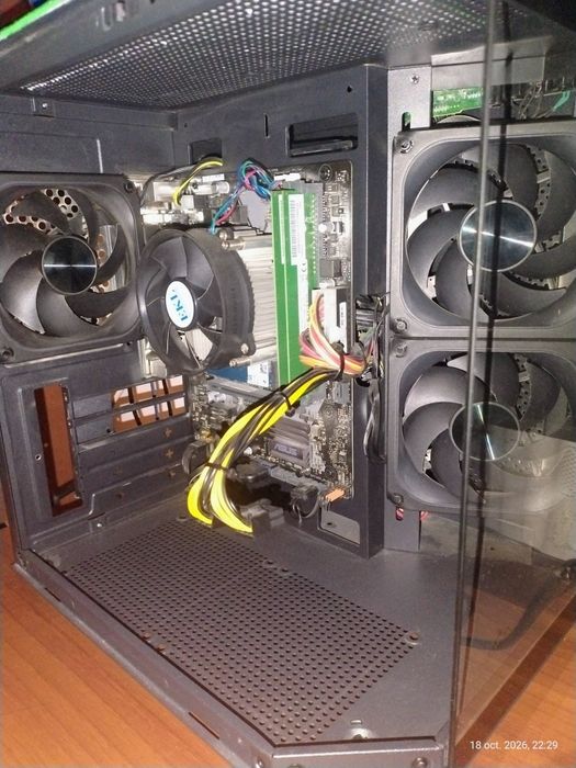 PC gaming i5-8600 + rx 580 sapphire nitro+ 8gb și 16 gb ram