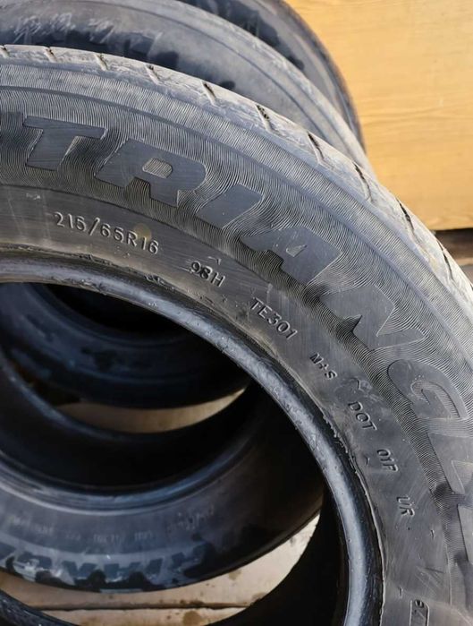 Один баллон Triangle 215/65/16 по 8000т.