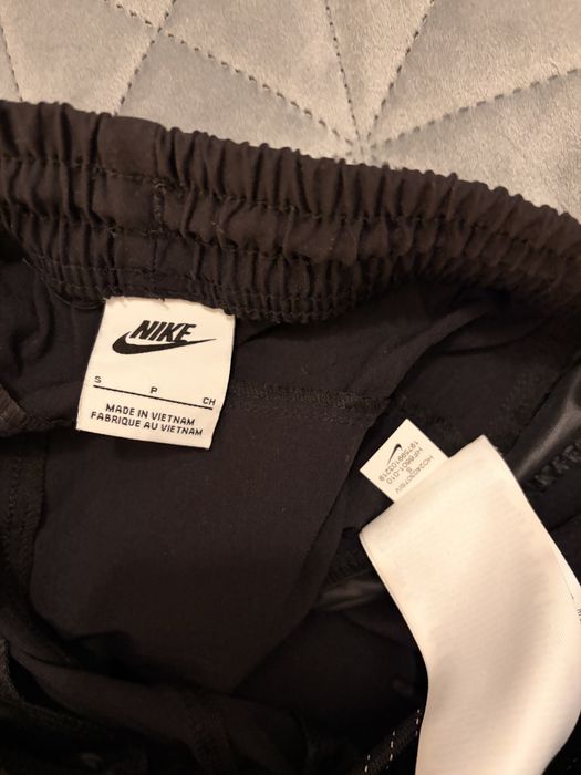 Pantaloni Nike - barbati, marimea S - produs nou!