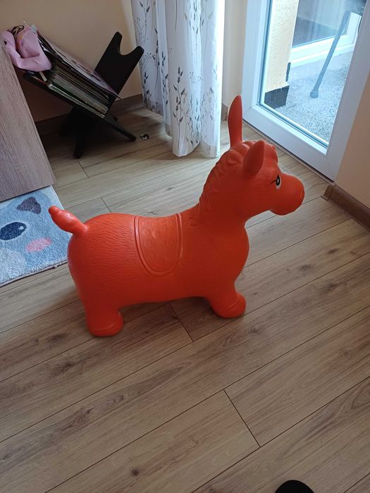 гумено конче за скачане