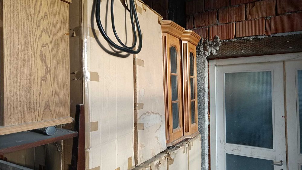 vitrine din lemn masiv cu sticlă, kit complet ambalat din fabrică