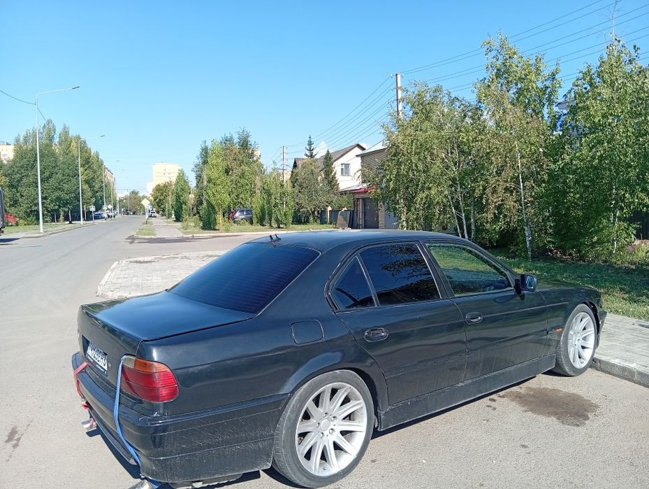 БМБ Е38 сатам наличие