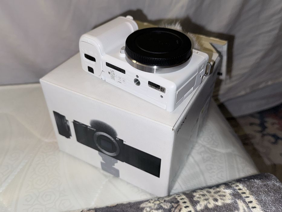 Продам камеру Sony ZVE-10