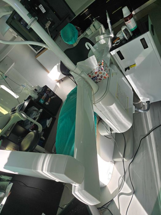 Продавам стоматологичен юнит Антос