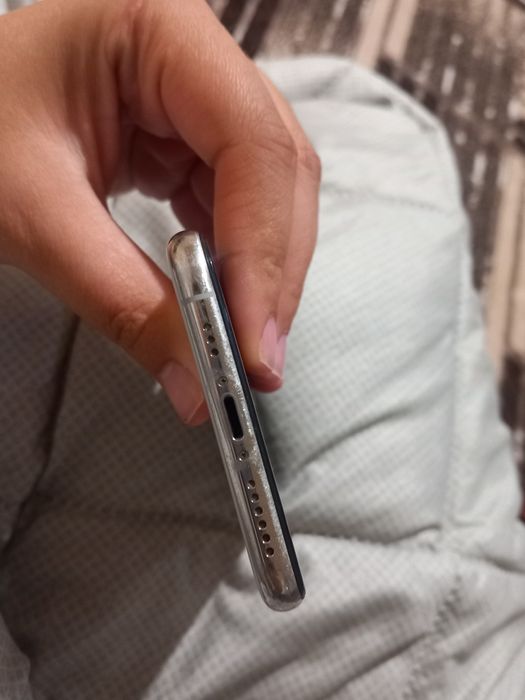 Продавам iPhoneX за части
