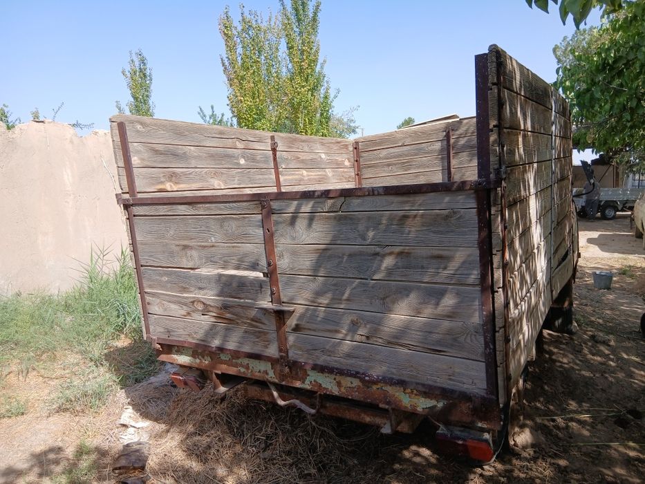 УАЗ Машинаси сотилади.хамма кисмлари узи билан.запчастга ишлатса хам б