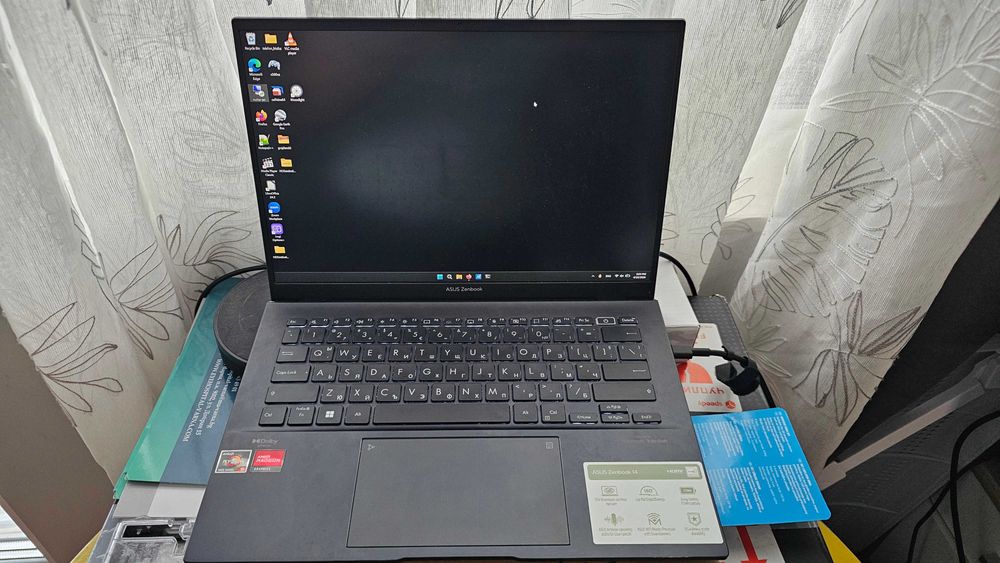 Лаптоп Asus Zenbook 14 UM3402YAR, Ryzen 5 6-ядрен, 8GB RAM, 512GB NVMe, ГАРАНЦИЯ