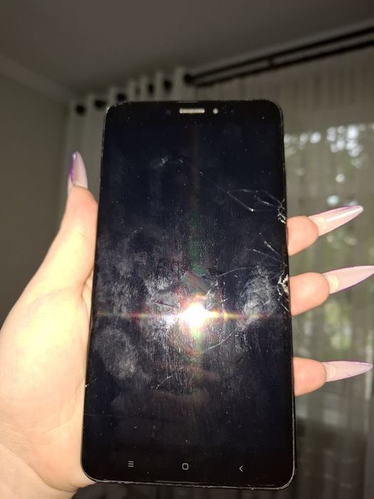 Продаётся MI Max 2 на запчасти