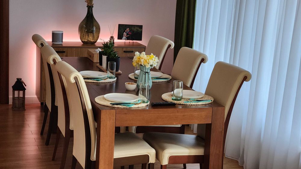 Masa extensibila Lems Legano Wenge cu scaune din piele ecologica 140-200 x 90 x 78 cm pentru sufragerie - living - stare foarte buna