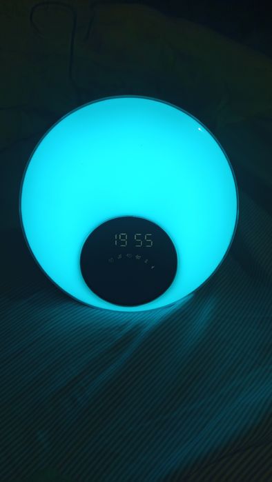 Радио часовник с блутут