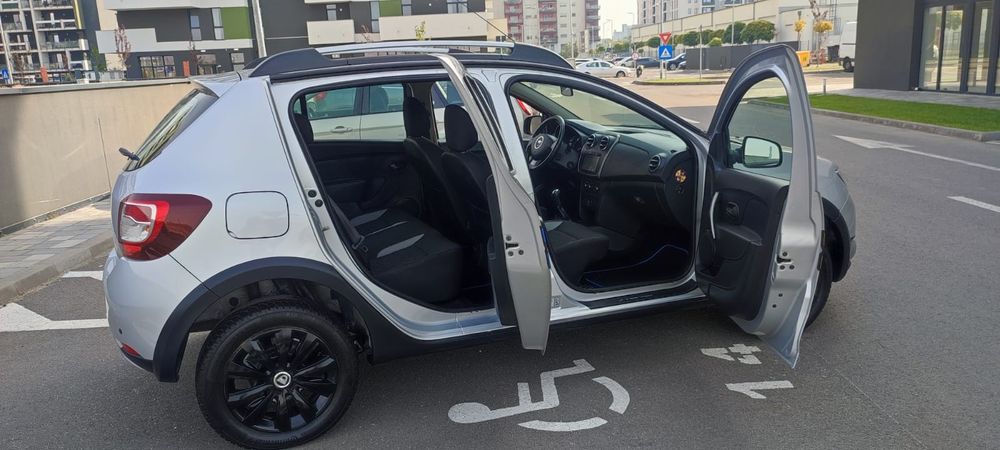 Dacia Sandero Stepway an 2015 .mot 1.5 dci.euro 6.