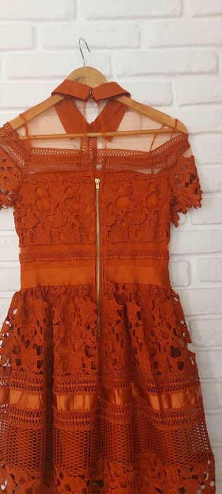 Продавам официална рокля