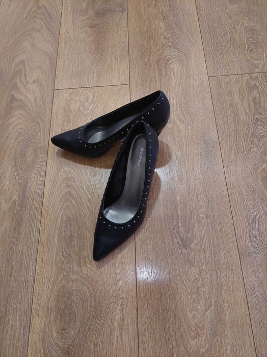 Дамски обувки номер 39