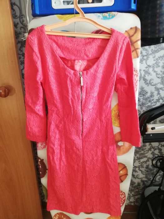 Продам за 5000 2 платья