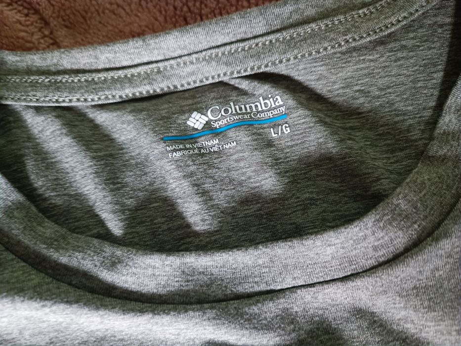 Tricou marca Columbia L