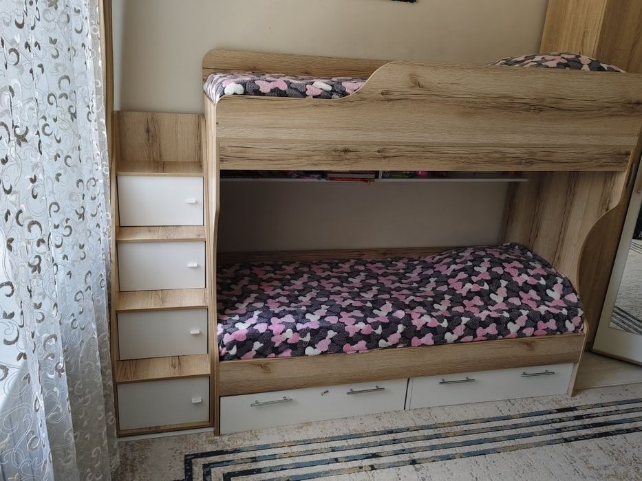 Продам двухъярусную кровать