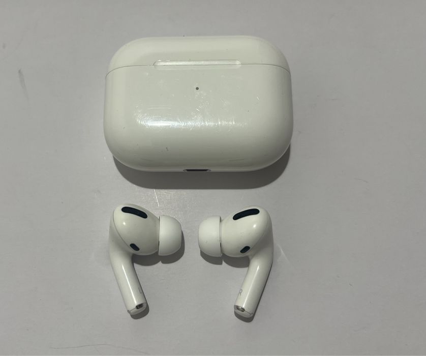 Продам наушники AirPods Pro