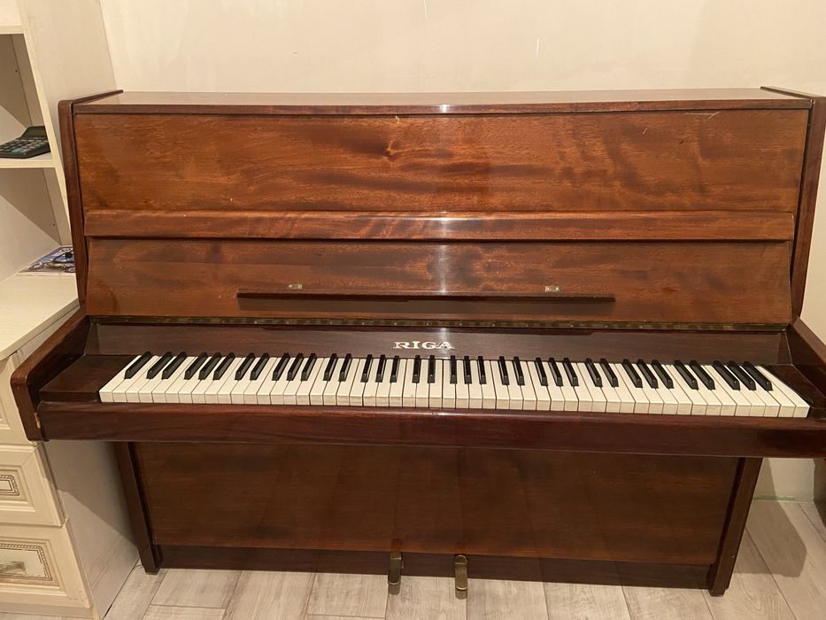 срочно поодам пианино