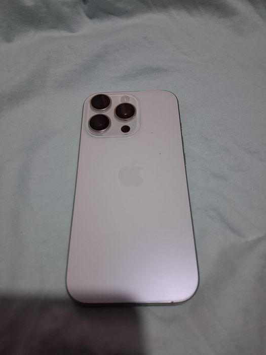 Iphone 16 pro utilizat 100% sănătate la baterie
