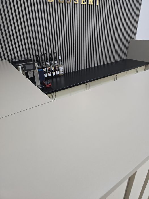 Продам почти новый ресепшен