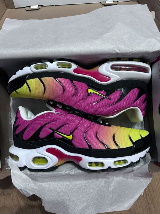 Adidas Nike  TN